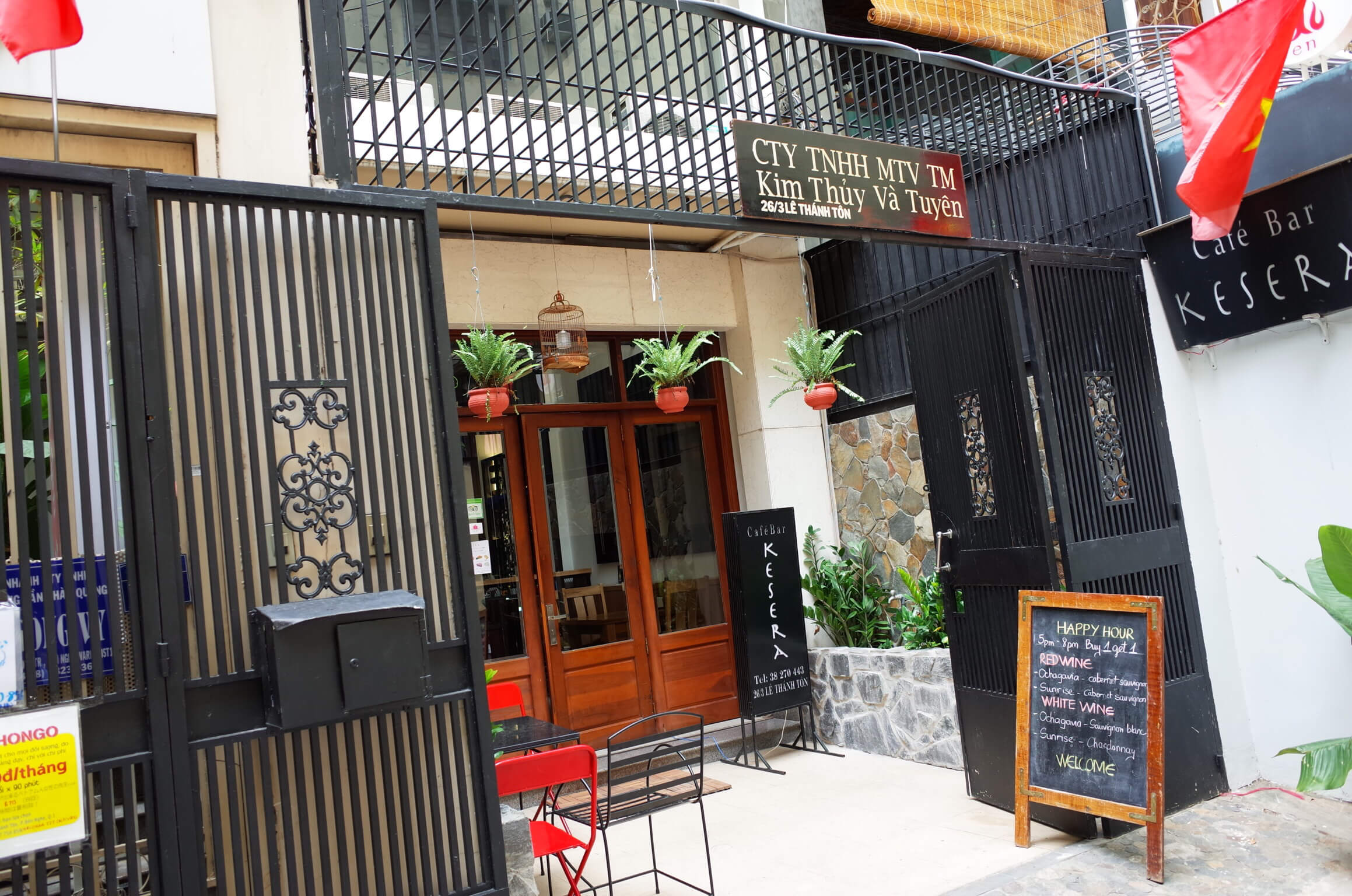 KESERA(ケセラ)   ホーチミンのレタントン通りにある隠れ家的なcafe & bar 朝、昼、晩どの時間帯利用でもおすすめ！