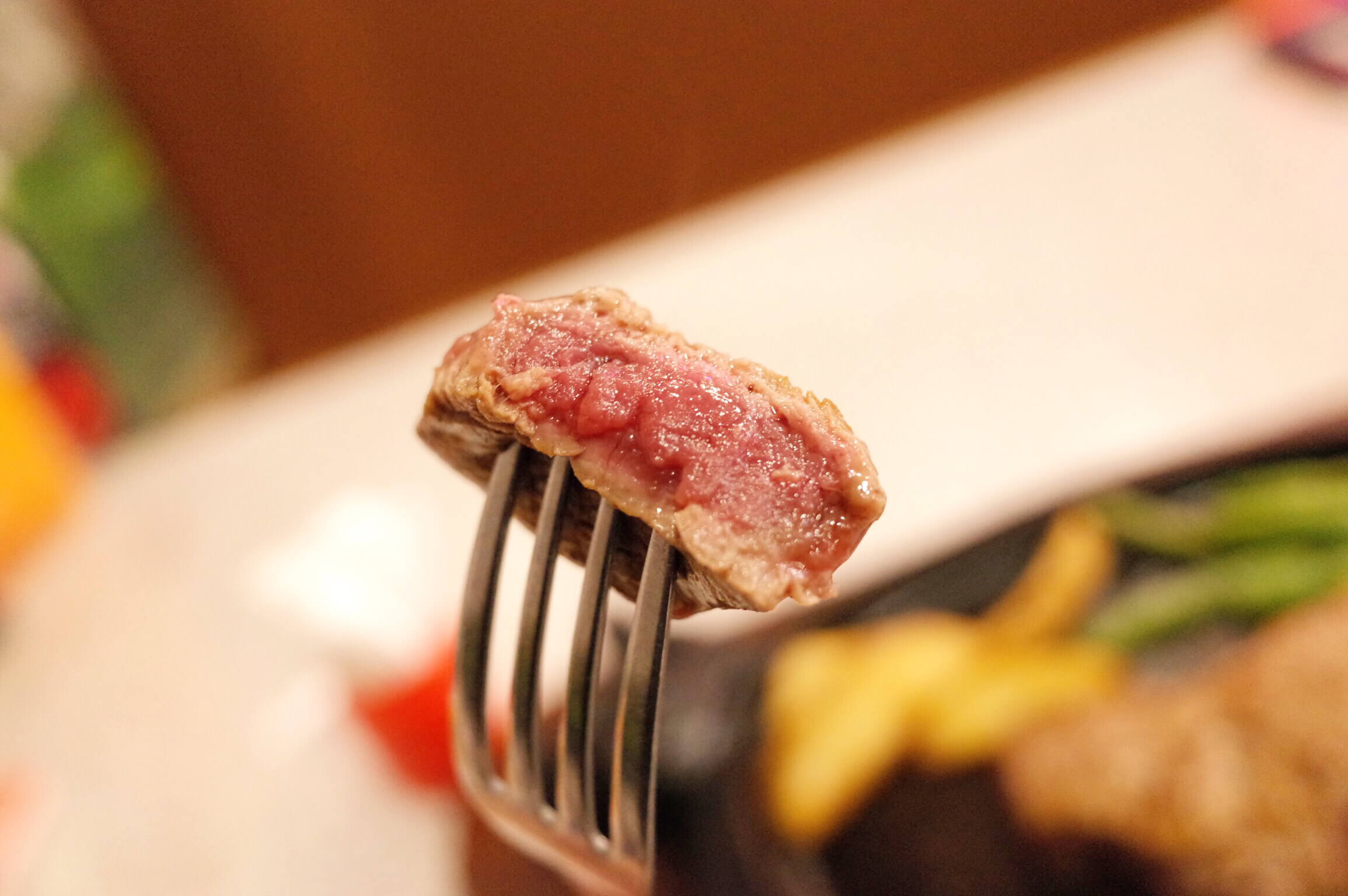88 辻本店 | 地元民がおすすめするステーキハウスで肉厚のテンダーロインを食らう！