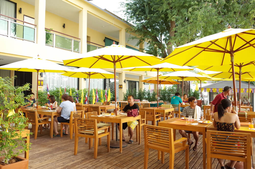 ウォンドゥアンリゾート(Vongdeuan Resort)はゆっくりと海を眺めながら食事ができるおすすめのホテル