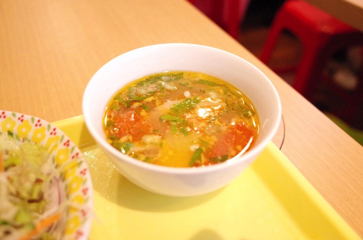 ベトナミング 新宿三丁目 トマトのスープ