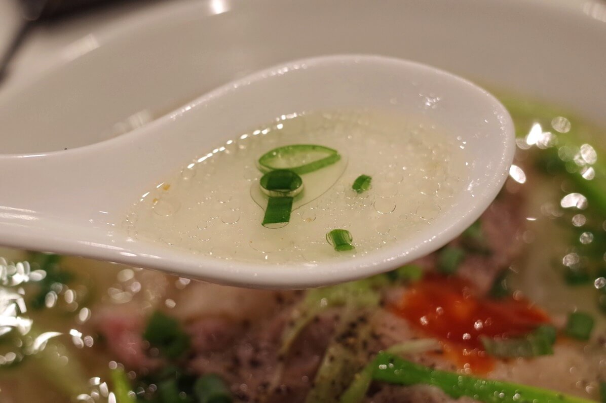 ハノイ　牛肉のフォー　スープ