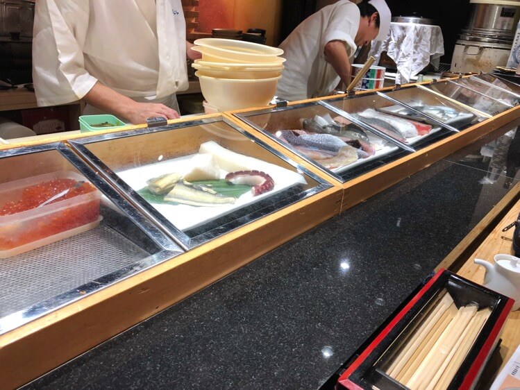 寿司屋のカウンター