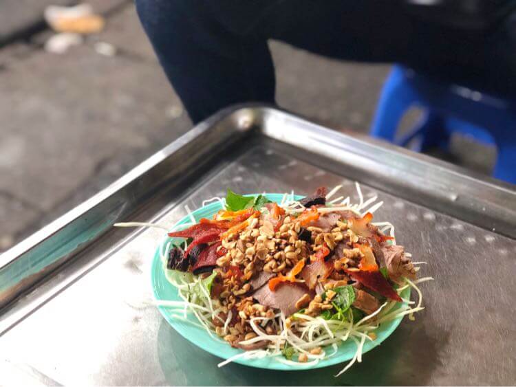Long Vi Dung-Nộm Thịt Bò Khô 牛肉と青パパイヤのサラダ