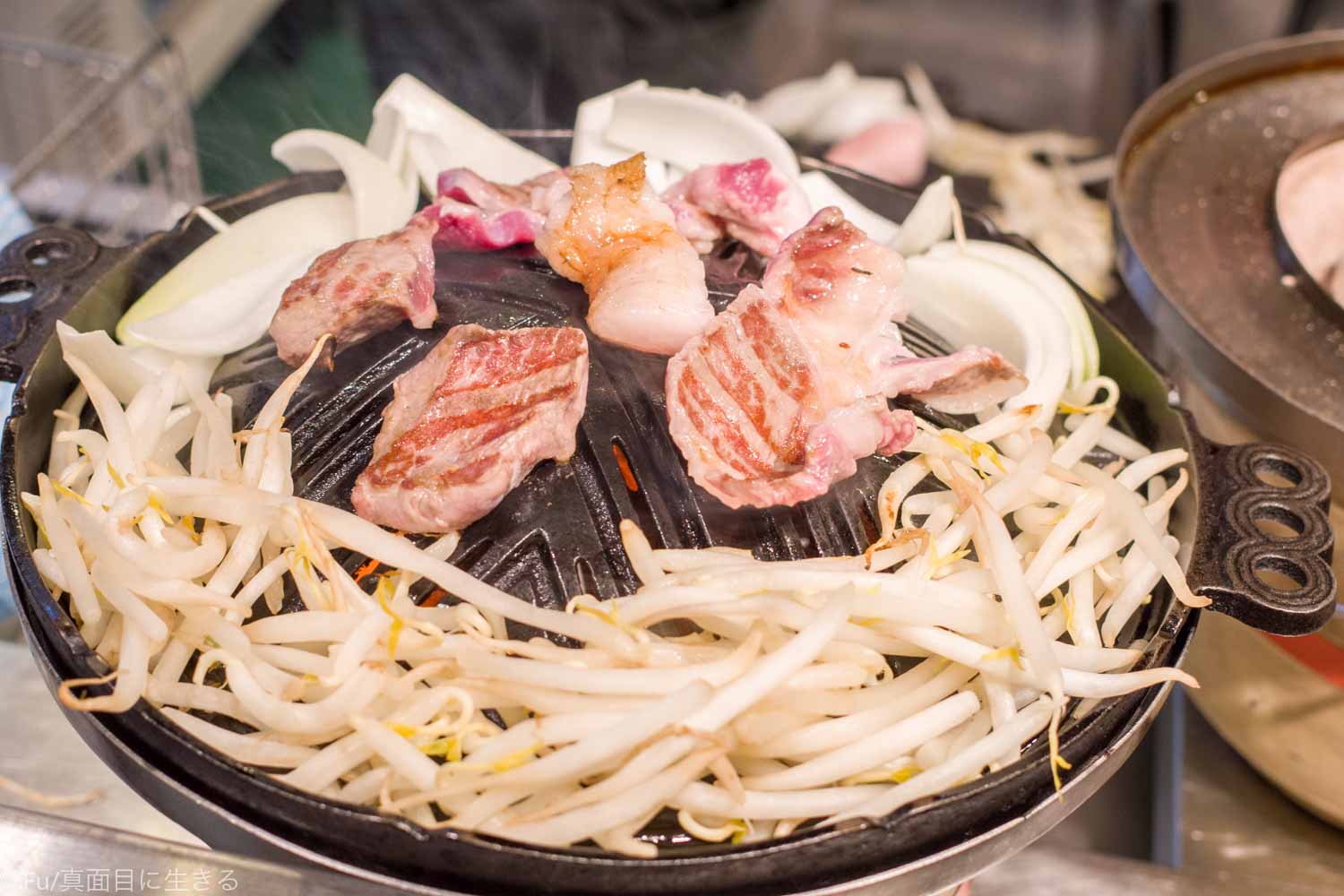 【食レポ】ジンギスカン  羊飼いの店 『いただきます。』札幌すすきのの人気店はレアで食べられるほどお肉が新鮮