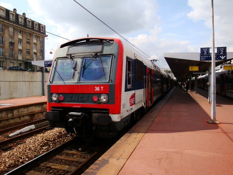 パリからRER A線（電車）